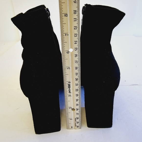 Marc Fisher Women's Faux Suede Black Ankle Booties Block Heels Size 11 - Picture 9 of 17